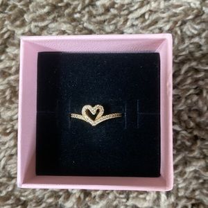 Gold heart pandora ring